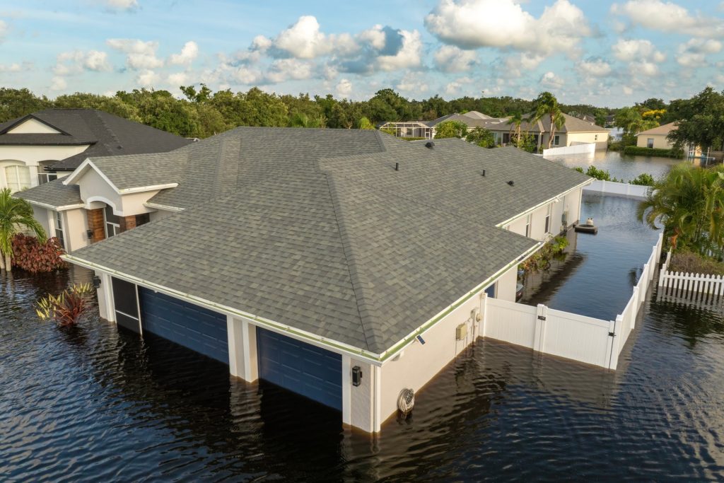 Inicio Flooding in Florida caused by tropical storm from hurricane rainfall.